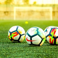 描绘资金在全球博彩市场中流动的抽象概念图